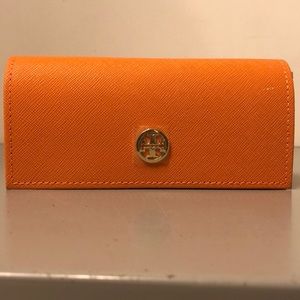 Authentic Tory Burch Sunglass Case with Cloth